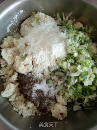 五香椒盐豆渣素丸子的做法步骤：1
